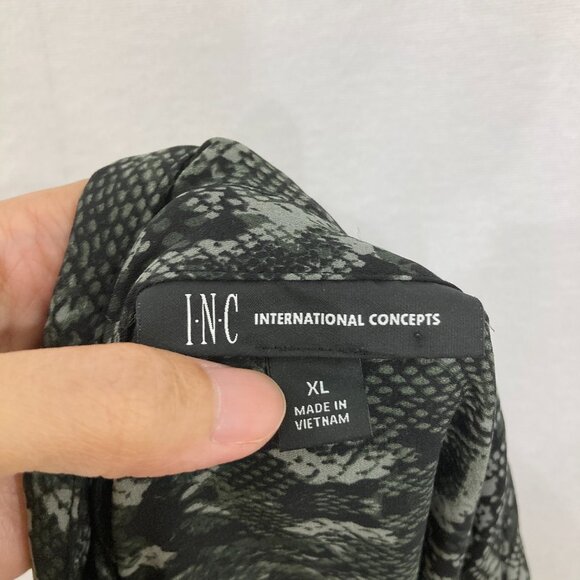 INC International Concepts size XL Black Gray Reptile Print Soft Flowy Button Up - Picture 2 of 9